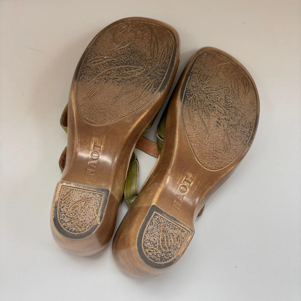 Naot Leather Clog Sandals Size EU 40 US 9 Olive Green Comfort Wedge Buckle Shoes